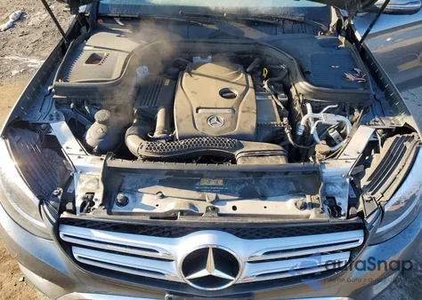 2016 Mercedes-Benz Glc 300 4Matic z USA, uszkodzony, nr VIN WDC0G4KB1GF009390